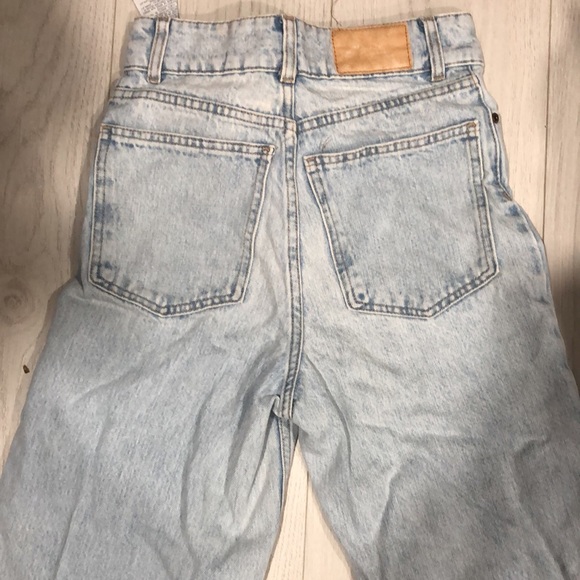 Zara high waisted flare light wash denim jeans. - Picture 3 of 3